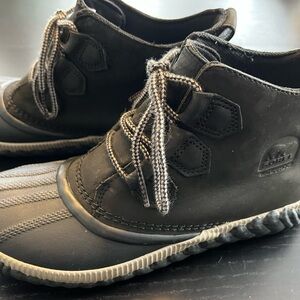 Sorel Women’s Black Waterproof Boots